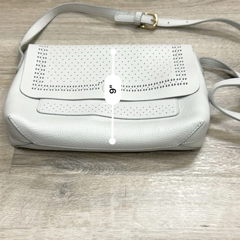 ISAAC MIZRAHI silver crossbody purse